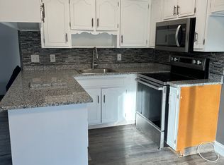 1712 Falcon Dr, Bethlehem, PA 18017