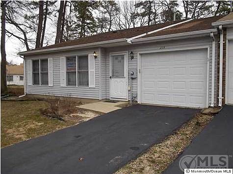 1st image of 225 Cloverdale Dr