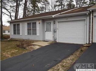 225 Cloverdale Dr, Lakewood, NJ 08701