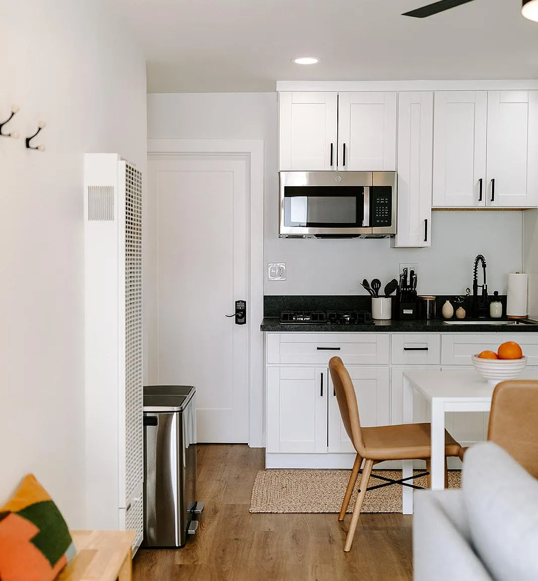 2 bed, 800 sqft, $2,600 — Photo 2