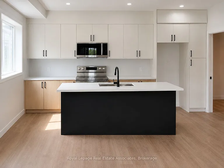 17 White Ave #4 — Photo 2