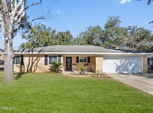 3231 Nottingham Rd, Ocean Springs, MS 39564