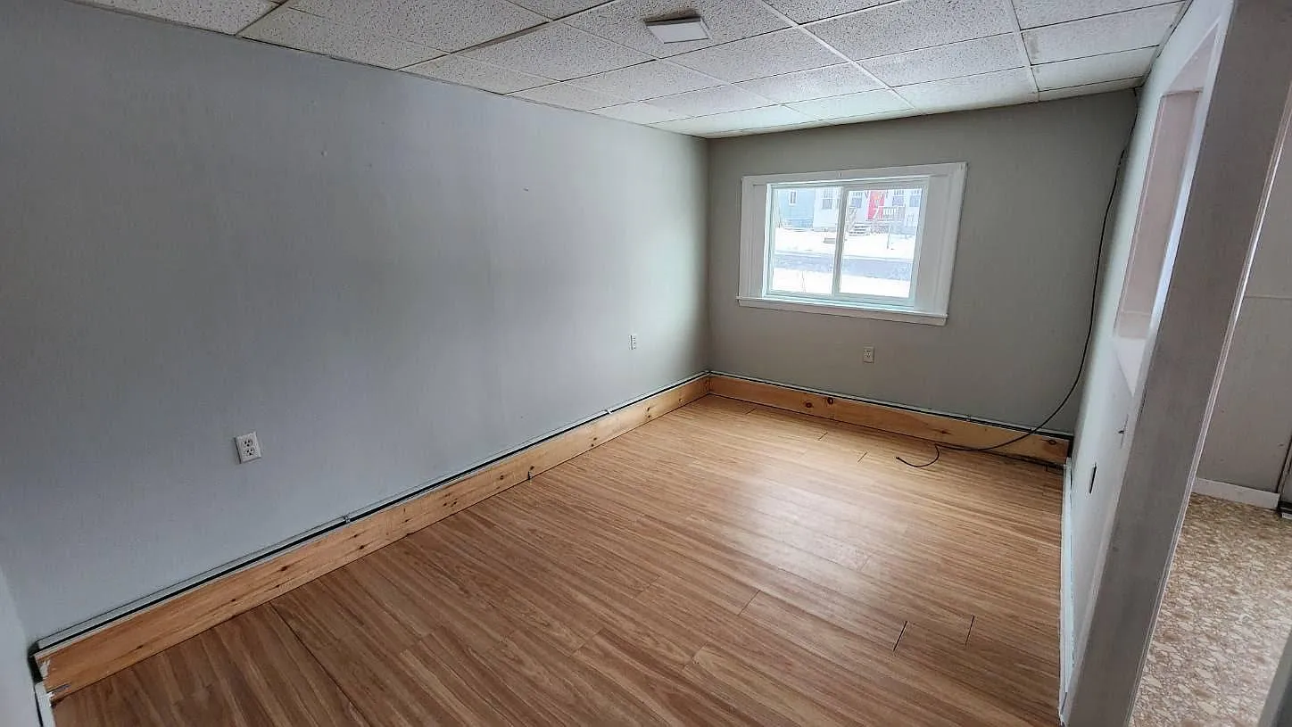 2 bed, $1,100 — Photo 2