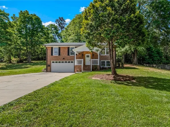 117 Kingswood Place Dr, Walnut Cove, NC 27052