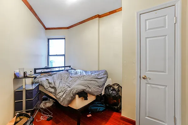 Rented by Bond New York | media 22