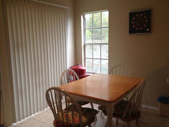 Eat-in Kitchen