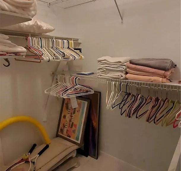 1107 Circle Ter W — Photo 15