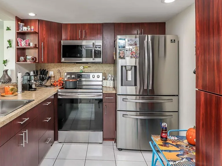 2055 SW 122nd Ave #306 — Photo 3