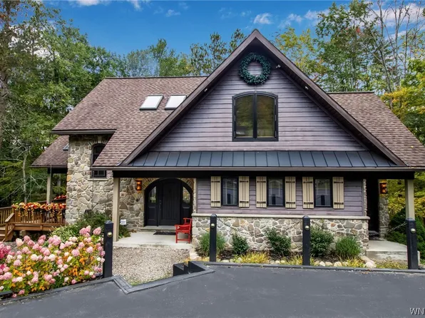 31 Greer Hill Dr, Ellicottville, NY 14731