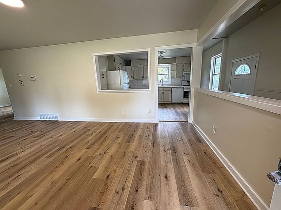 2nd image of 4433 SE 7th St