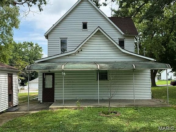 5th image of 210 S Elm St