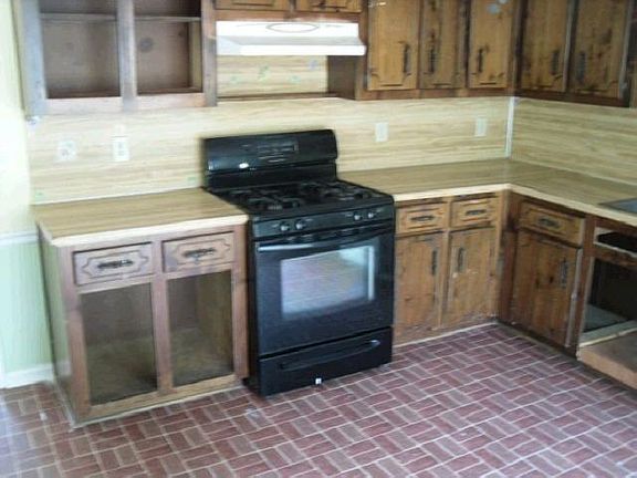 4th image of 443 Julie Anne Way