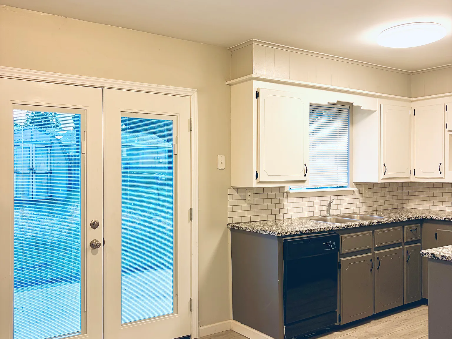 3 bed, 984 sqft, $1,240 — Photo 4