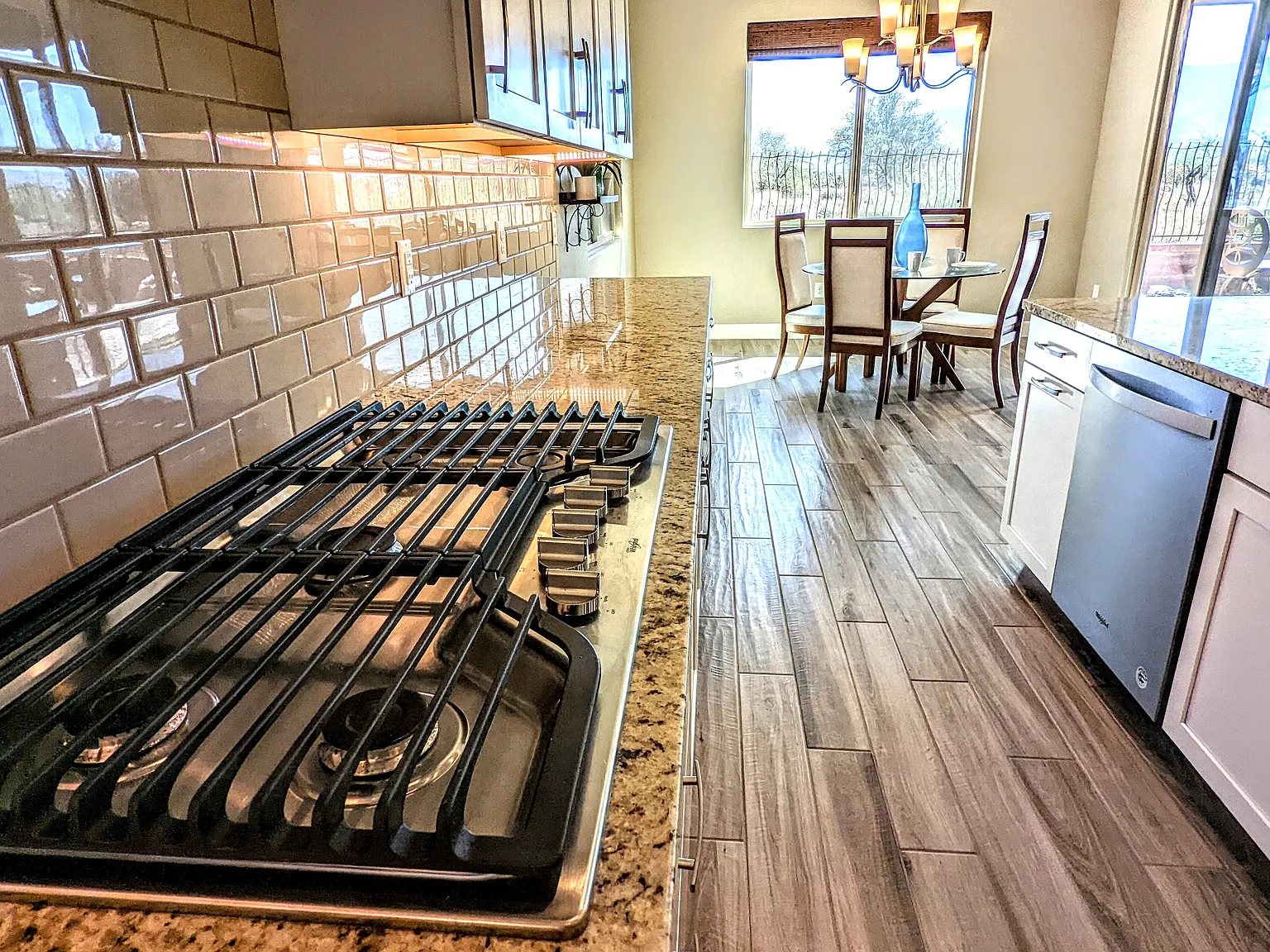 3 bed, 1893 sqft, $2,975 — Photo 3
