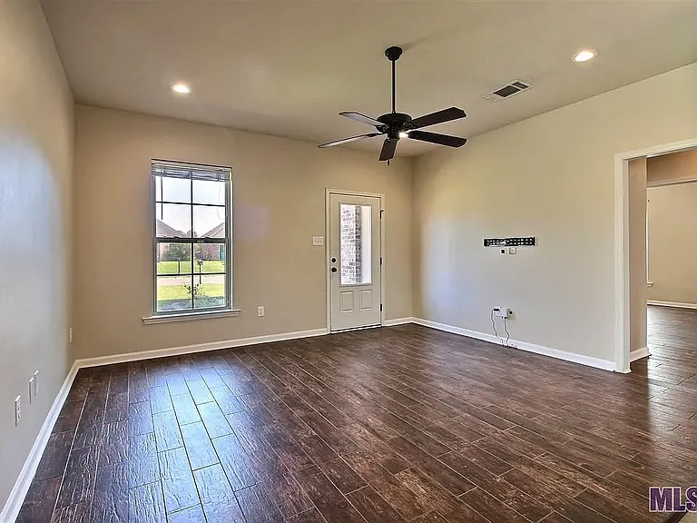 11389 Ashwood Ct — Photo 8