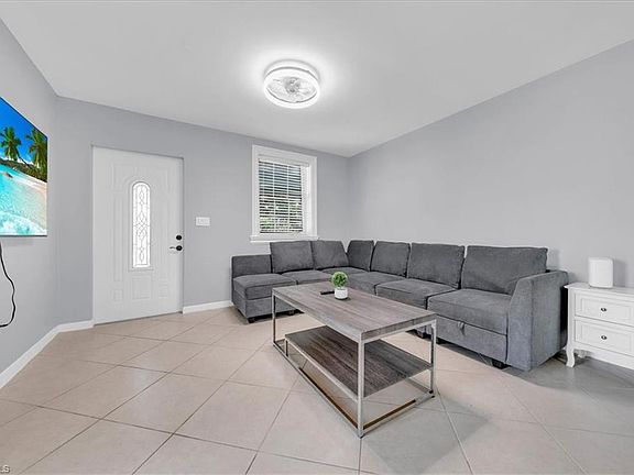 4th image of 2750 Manorca Ave #A