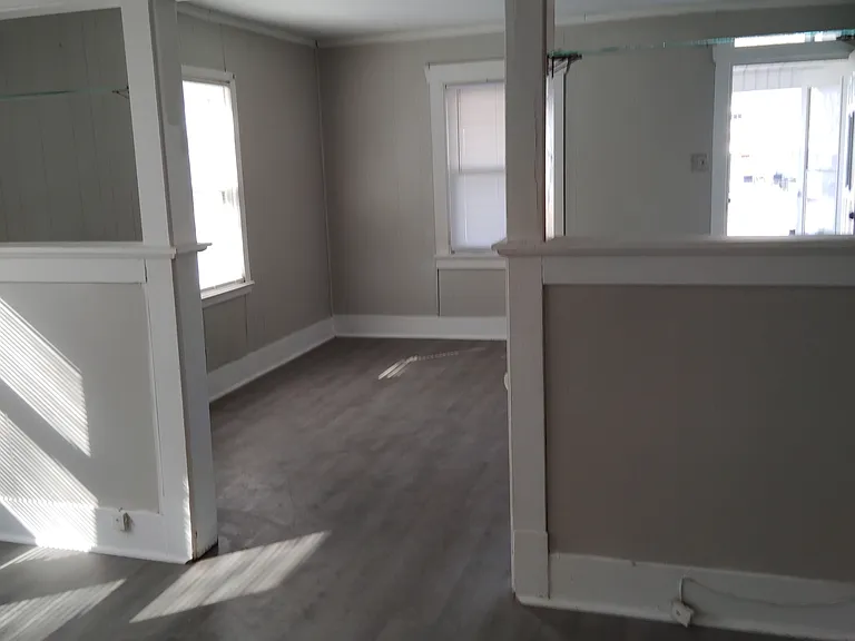 1337 E Moore St — Photo 6