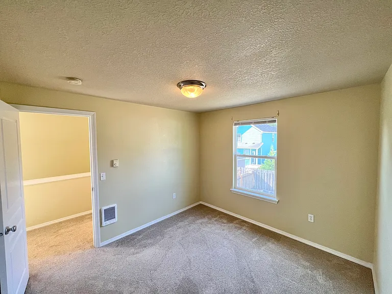 8490 Marigold St — Photo 9