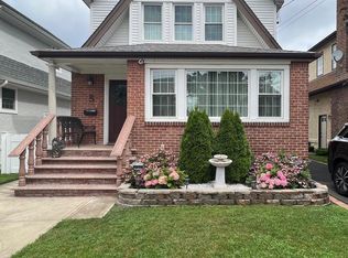 5 Lawrence Ave, Lynbrook, NY 11563