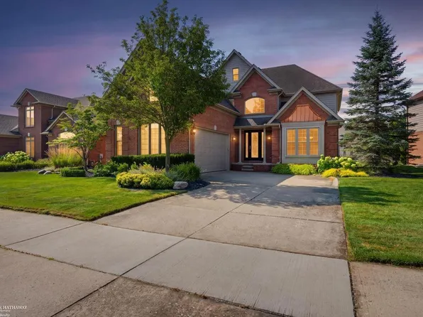 16080 Harvest Spring Ln, Macomb, MI 48042