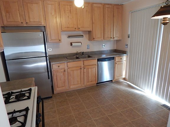 3rd image of 2033 Baldwin Ct