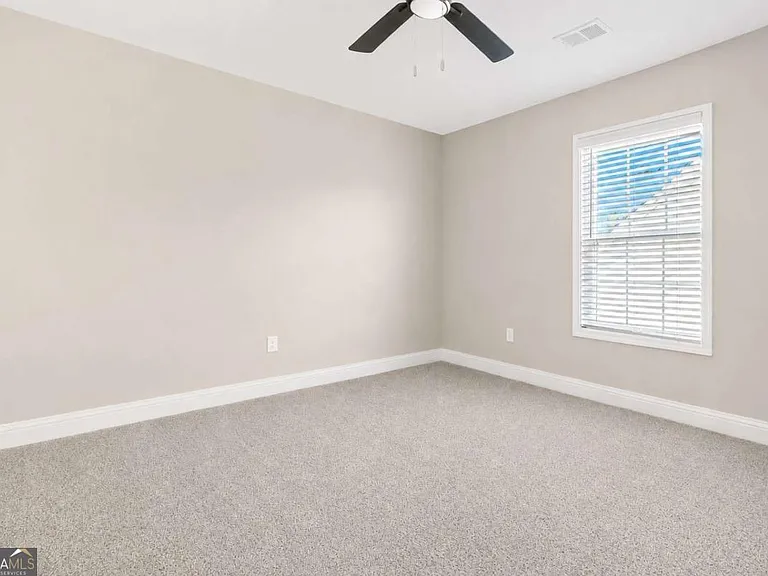 411 Madison Ave — Photo 19