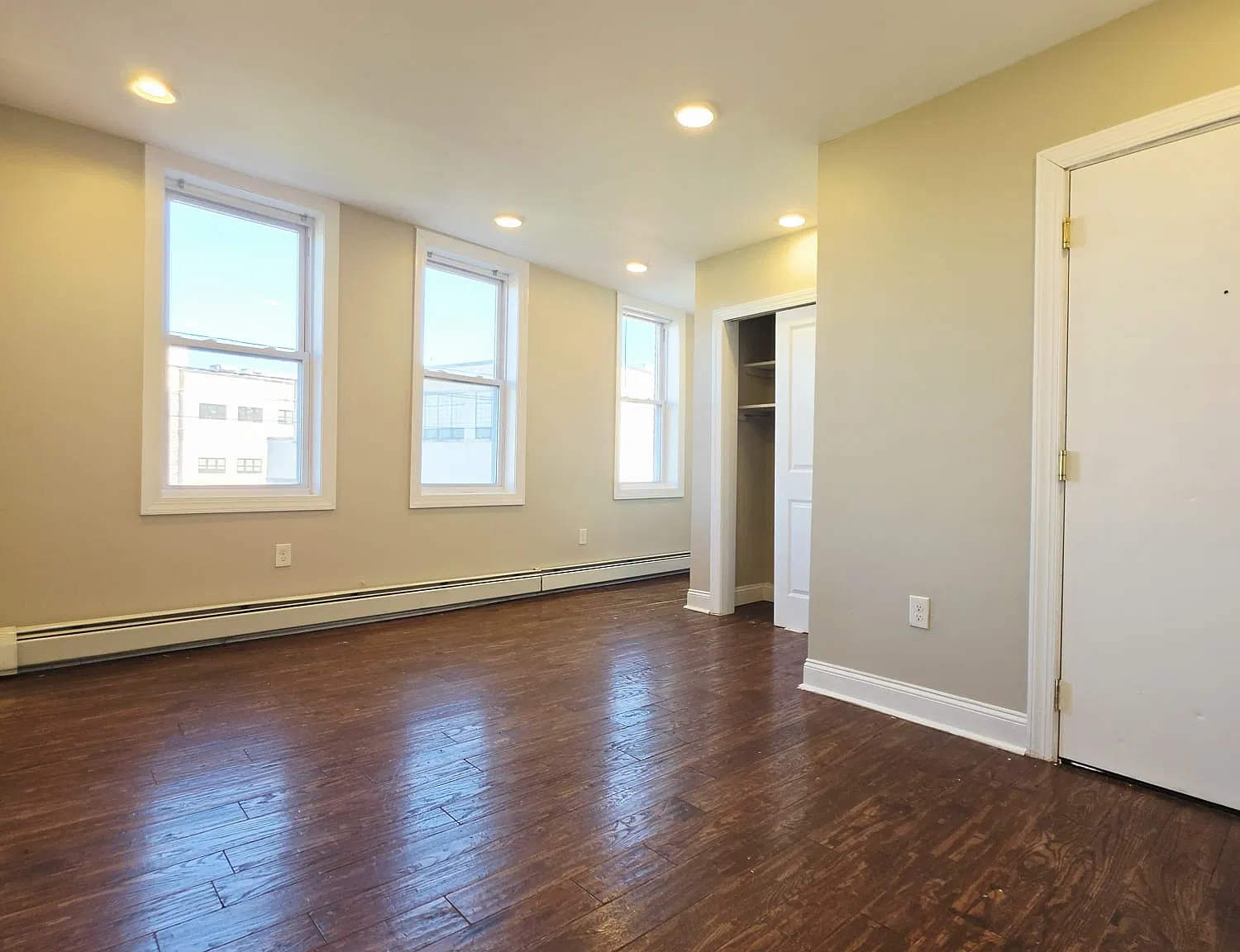 2 bed, 800 sqft, $1,895 — Photo 3