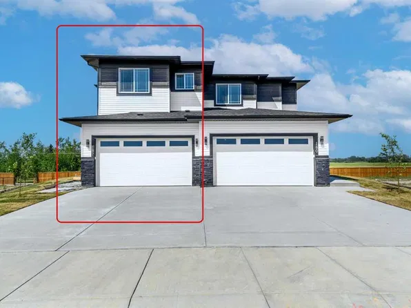 182 S Lakewood Cres, Strathmore, AB T0J 1Y0