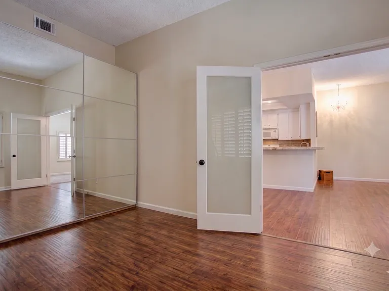 Bonus room/office/3rd bedroom. Has a closet in this room. Picture from previous listing