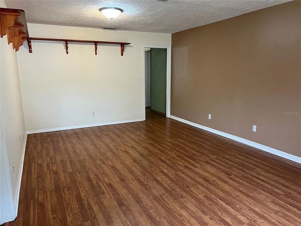 3 bed, 2.0 bath, 1734 sqft, $2,200 — Photo 4