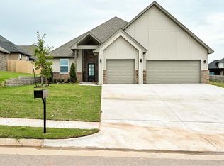 6101 Kinnick Dr, Edmond, OK 73034
