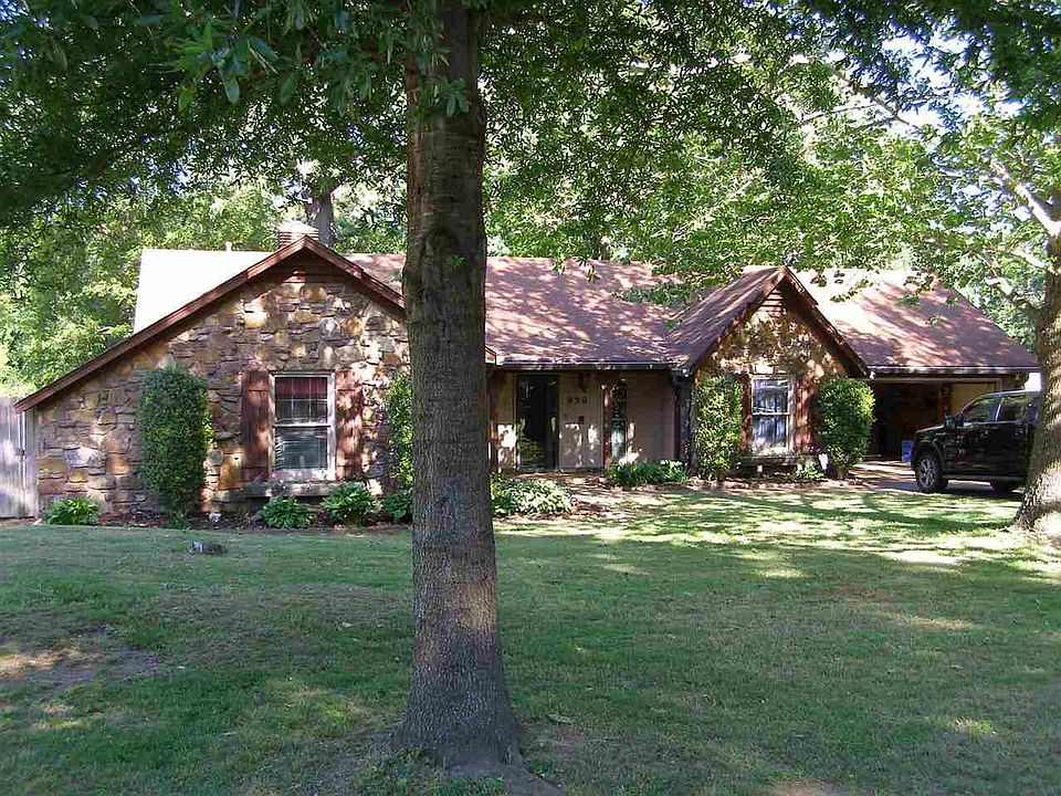 1st image of 950 Misty Glen Dr