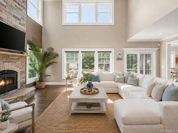 5th image of 30 Hampton Dr