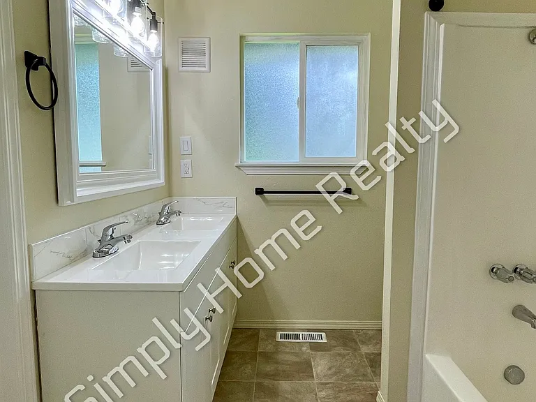 4435 Ruddell Rd SE — Photo 13