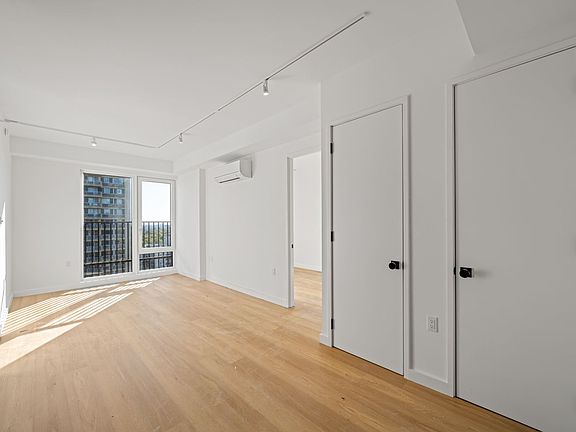 2nd image of 931 Carroll St #901