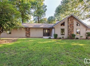 217 Suttle Dr, Fayetteville, AR 72764