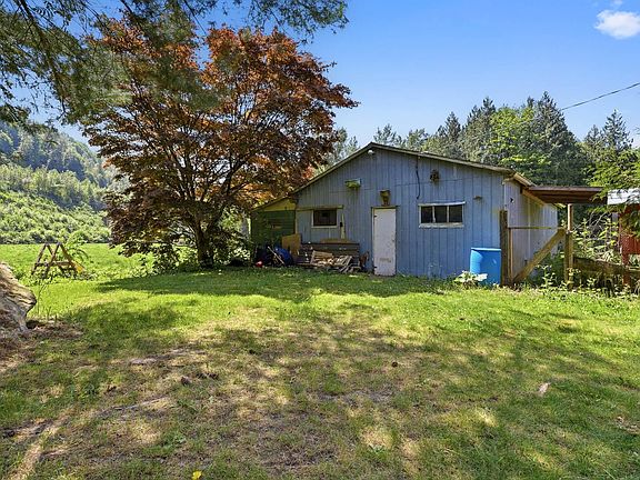 5th image of 9808 Thompson Rd