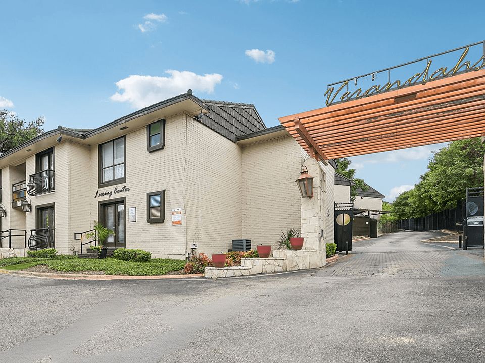 Leasing Office at The Verandahs