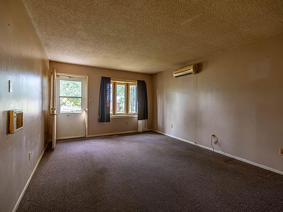 5th image of 510 W Henderson St