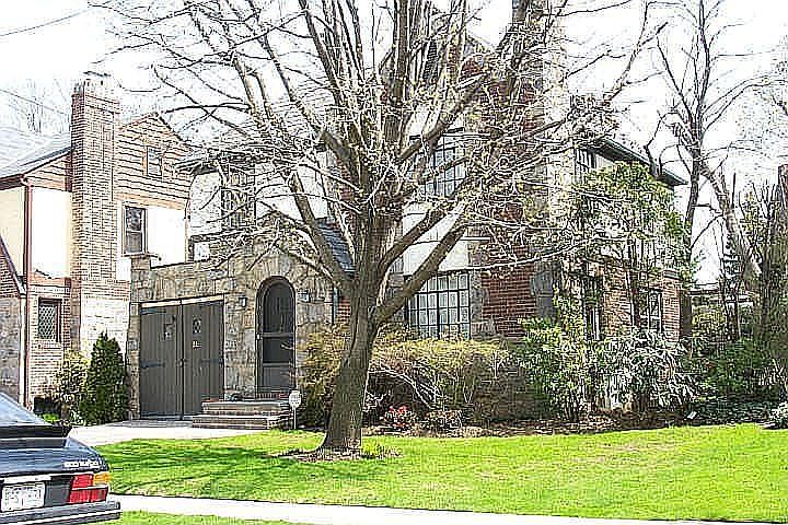 2nd image of 23 Westminster Rd