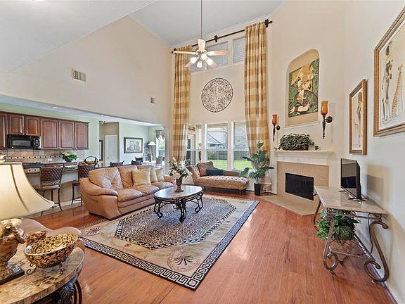 5th image of 2002 Linden Cove Ct