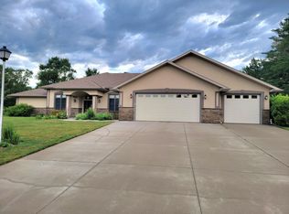 39054 Greenwood Ln, Prairiewood Village, SD 57401
