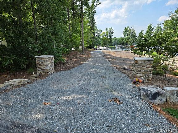 2nd image of 354 Lookout Point Dr