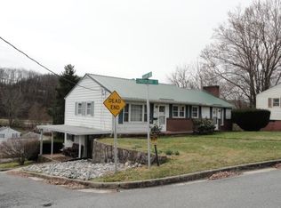 904 Cumberland St, Marion, VA 24354
