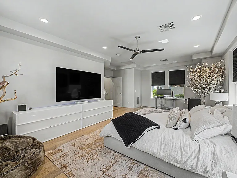3414 N 44th Pl — Photo 22