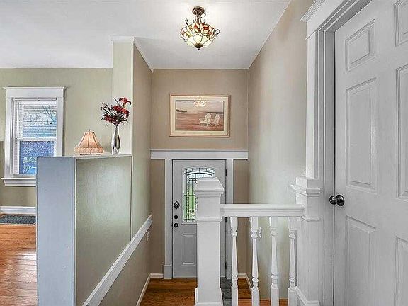 3rd image of 9022 Baroda Ave