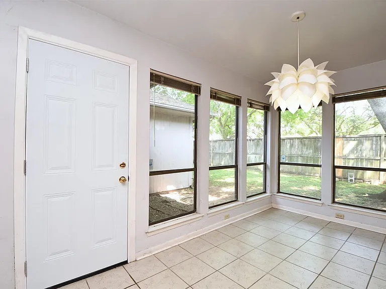 7718 Moondance Ln — Photo 13