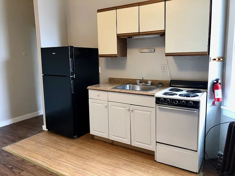 430 Atwood St — Photo 6