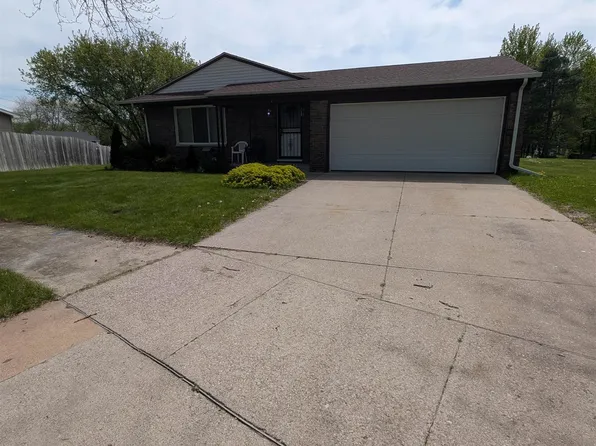 1471 Chatham Dr, Saginaw, MI 48601