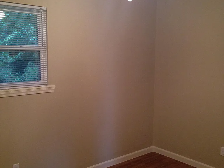 1422 W Brooks St — Photo 5
